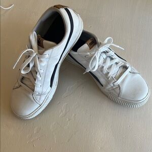 Puma Men's White and Blue Sneakers